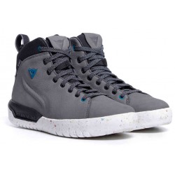 Metractive Woman Dark Gray White